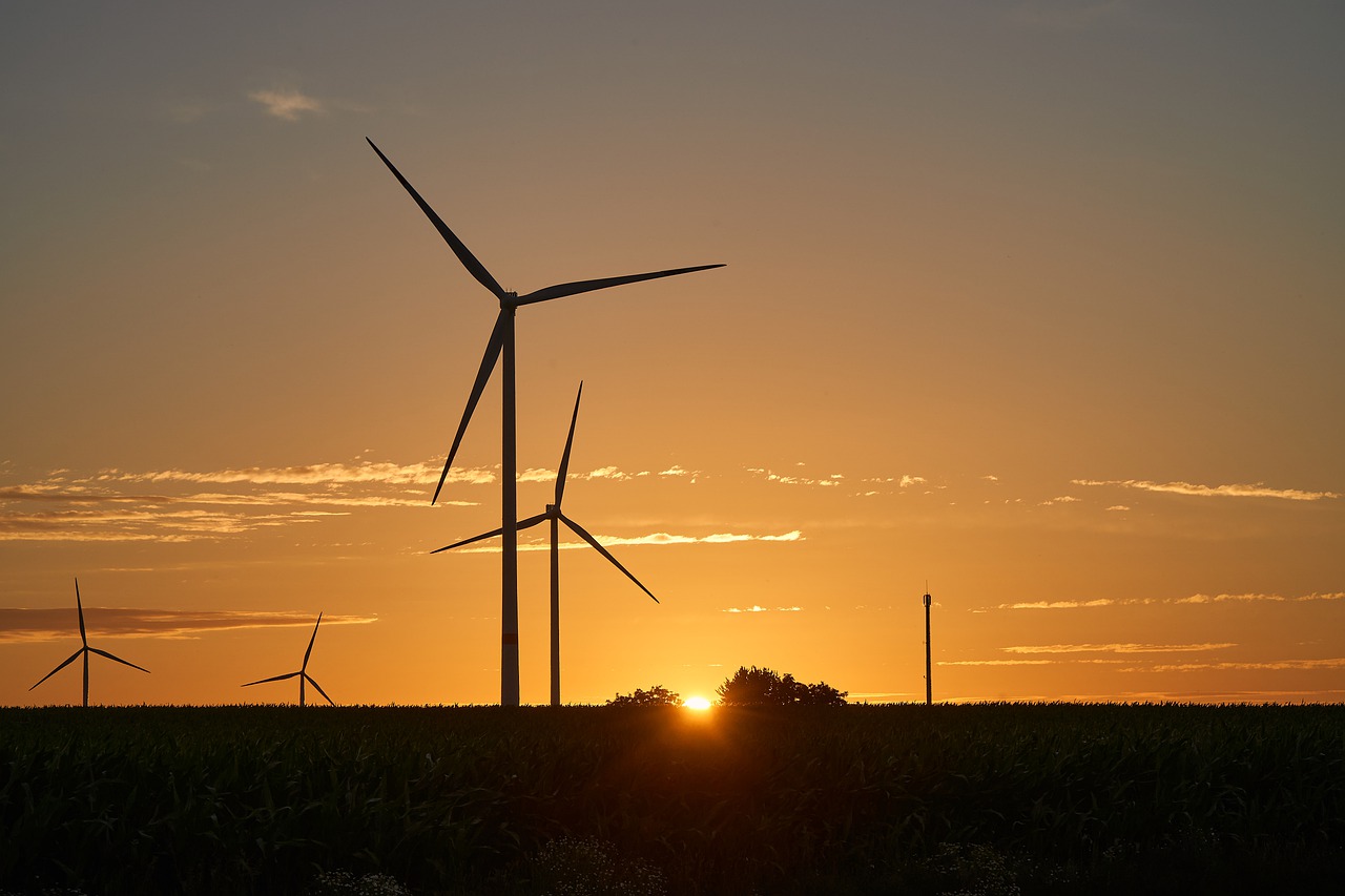 Windmill Wind Energy Sunset Energy  - distelAPPArath / Pixabay